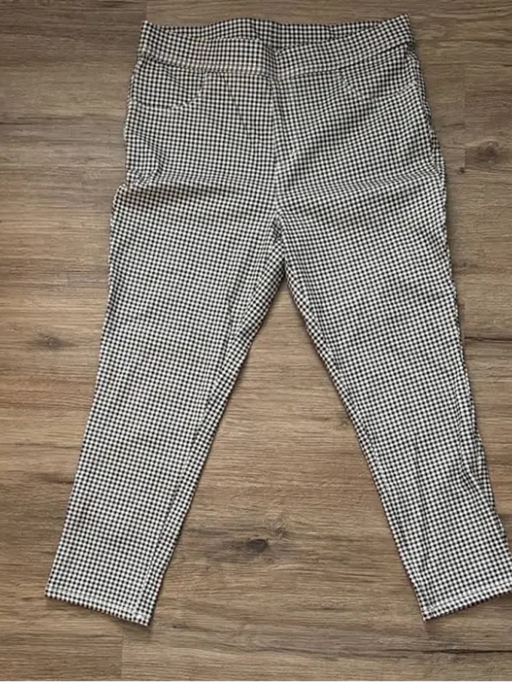 NWOT TIME AND TRU Checkered Ankle Cropped Slacks, Pull On Style, High Waisted